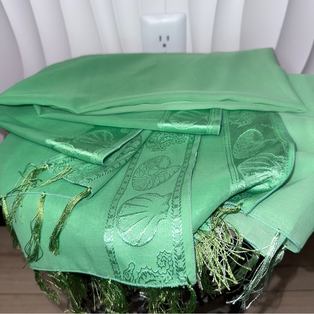 Silky Green Scarf w Seashells